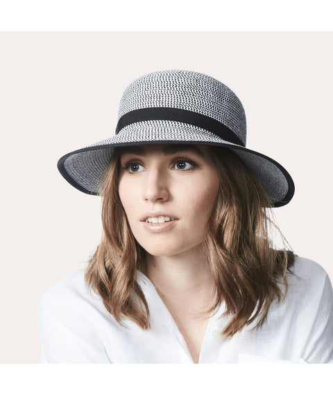 Annie Cloche Hat In Straw Black