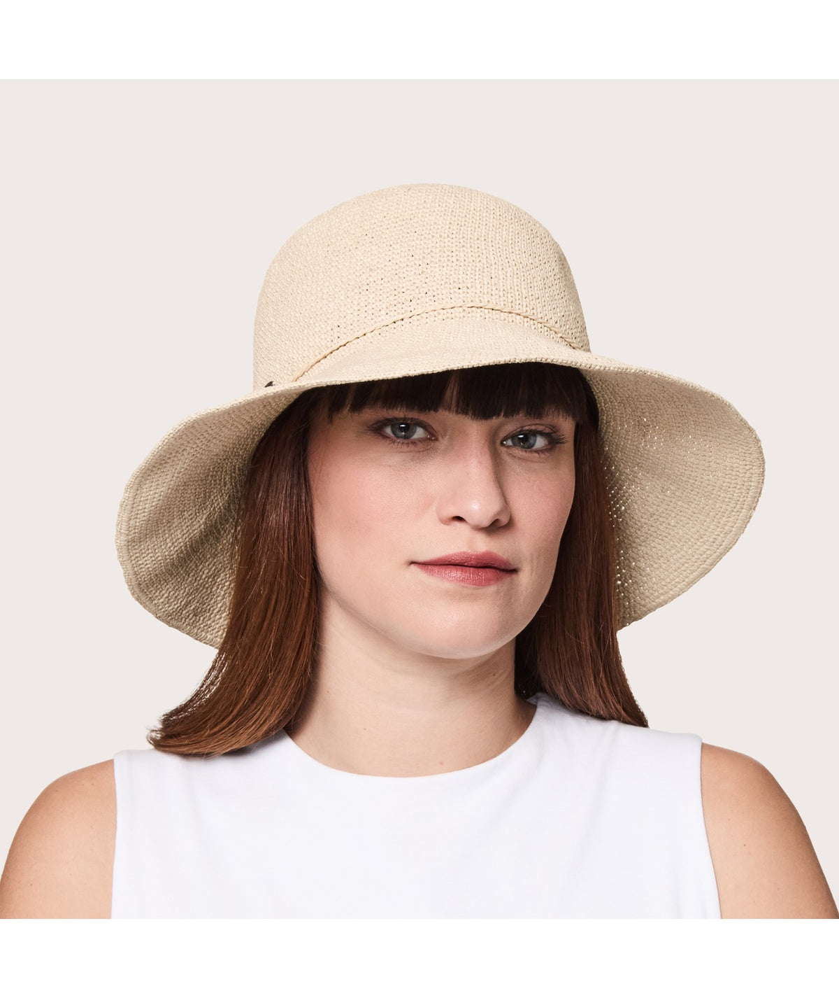  Corinne - Cloche en paille fine crochetée naturel