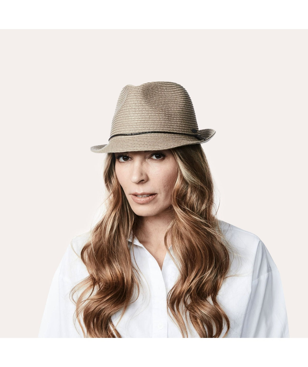 Fancia fedora avec cordelette de cuir noir