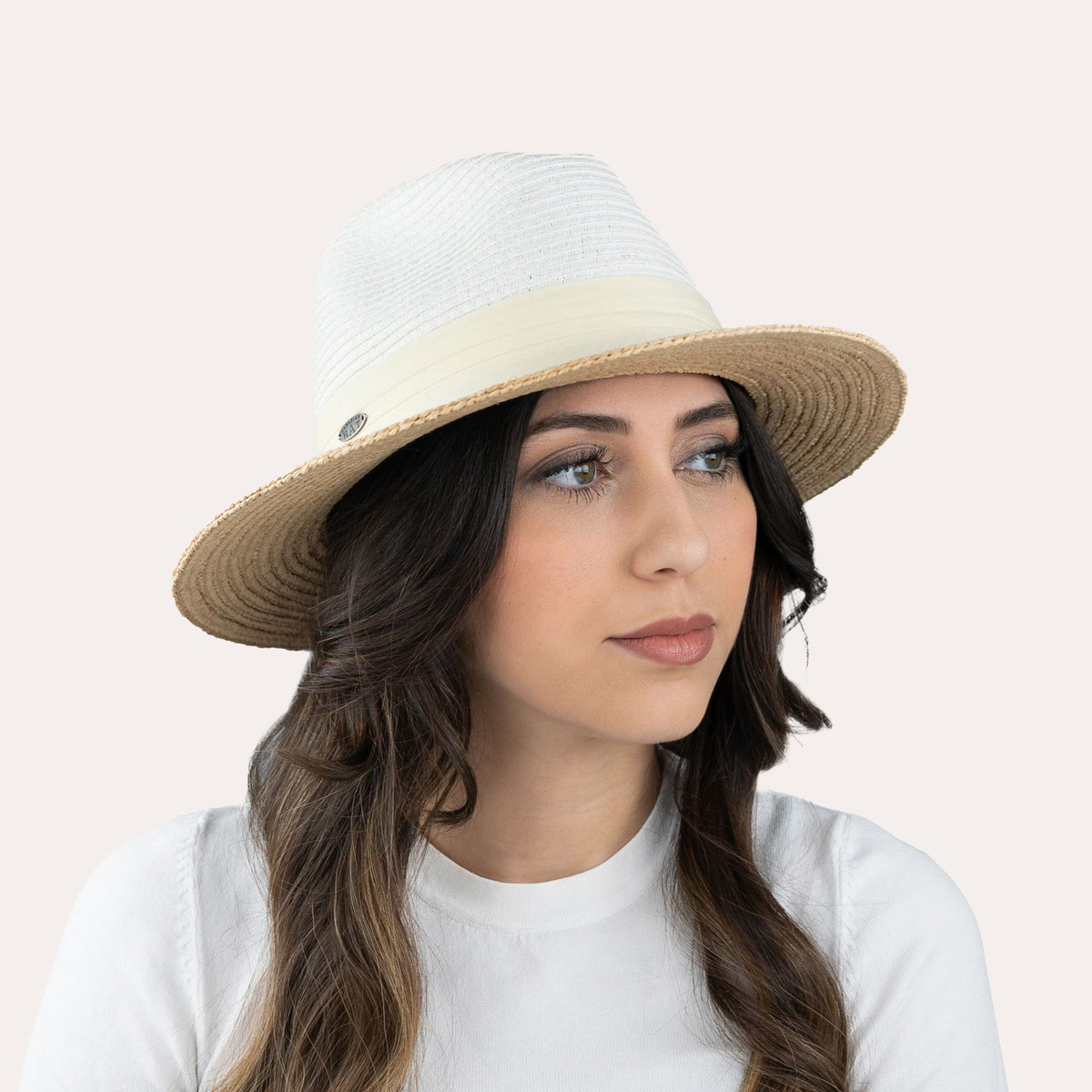 Fina-Fedora en papier raphia